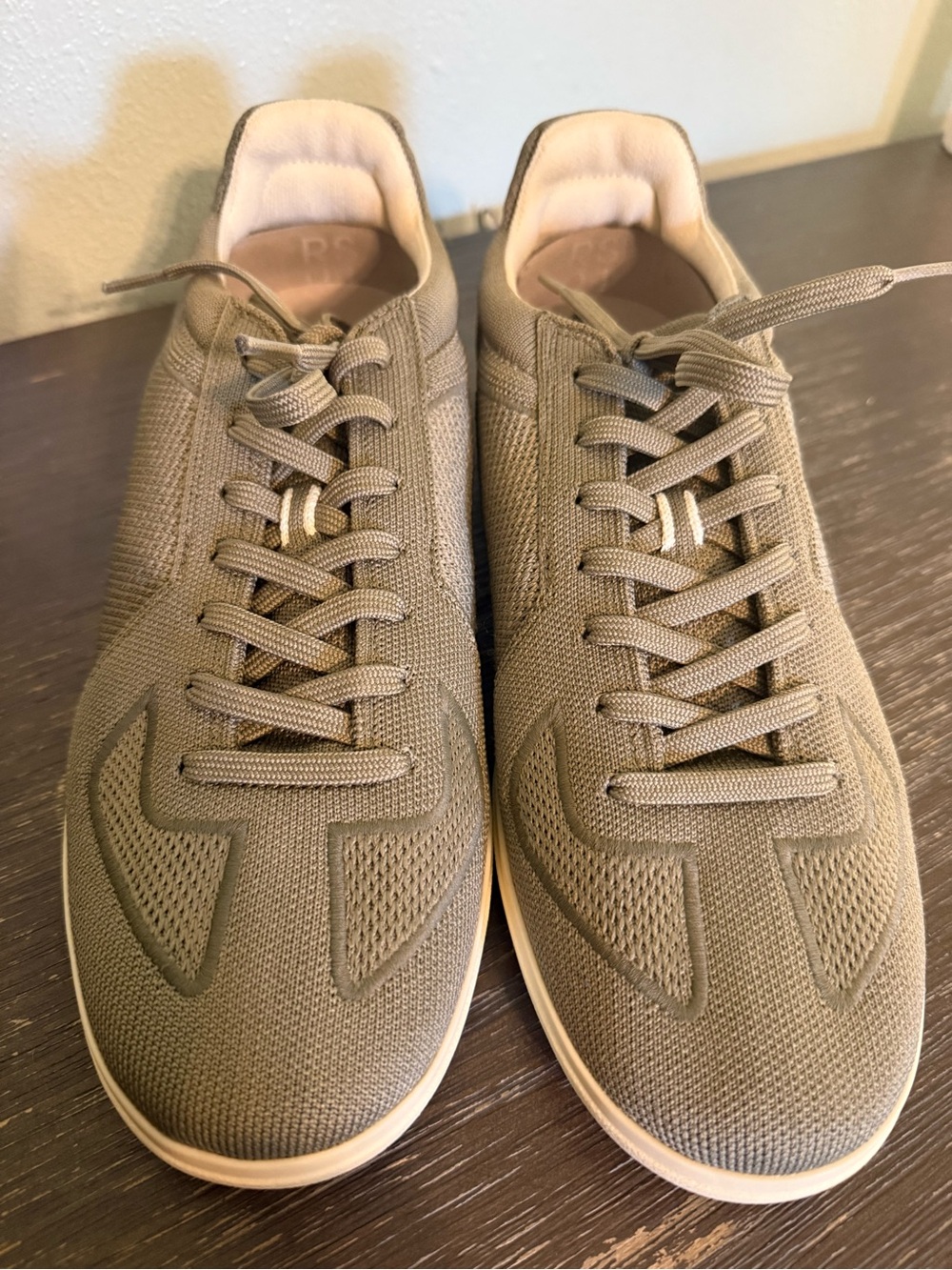 Rothy’s Men’s RS01 Sneaker Olive Green Size 10